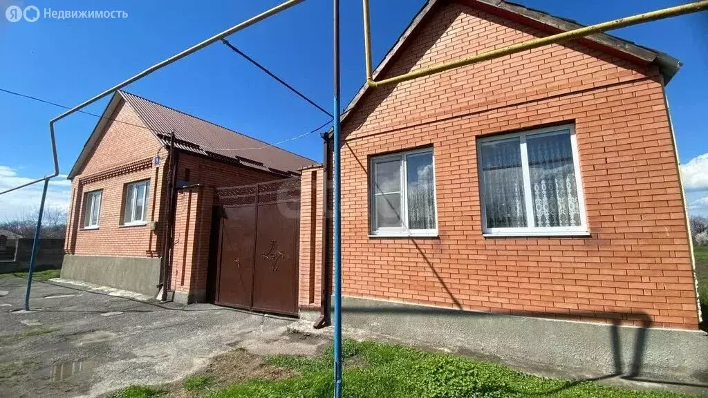 Дом в село Чермен, улица Пушкина (110 м) - Фото 1