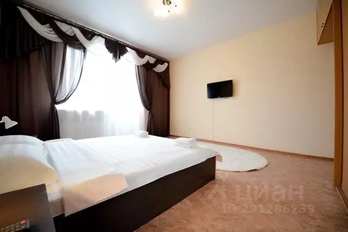 3-к кв. Челябинская область, Челябинск ул. Кирова, 110 (142.0 м) - Фото 0