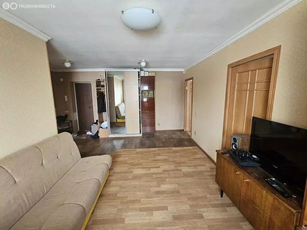 3-комнатная квартира: Екатеринбург, проспект Космонавтов, 27А (56 м) - Фото 1