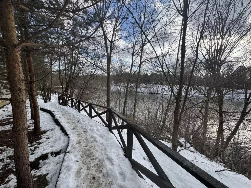 Участок в Московская область, Одинцовский городской округ, д. ... - Фото 1