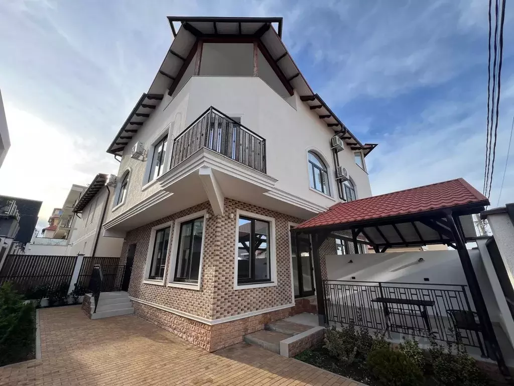 Таунхаус в Краснодарский край, Геленджик ул. Рыбникова, 50к1 (171 м) - Фото 1