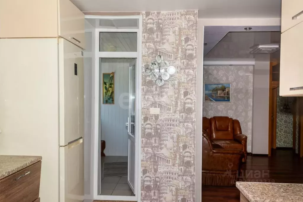 3-к кв. Курганская область, Курган Заозерный жилрайон, 6-й мкр, 18 ... - Фото 2