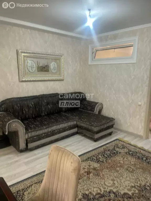 3-комнатная квартира: Махачкала, улица Генерала Омарова, 39А (68 м) - Фото 0