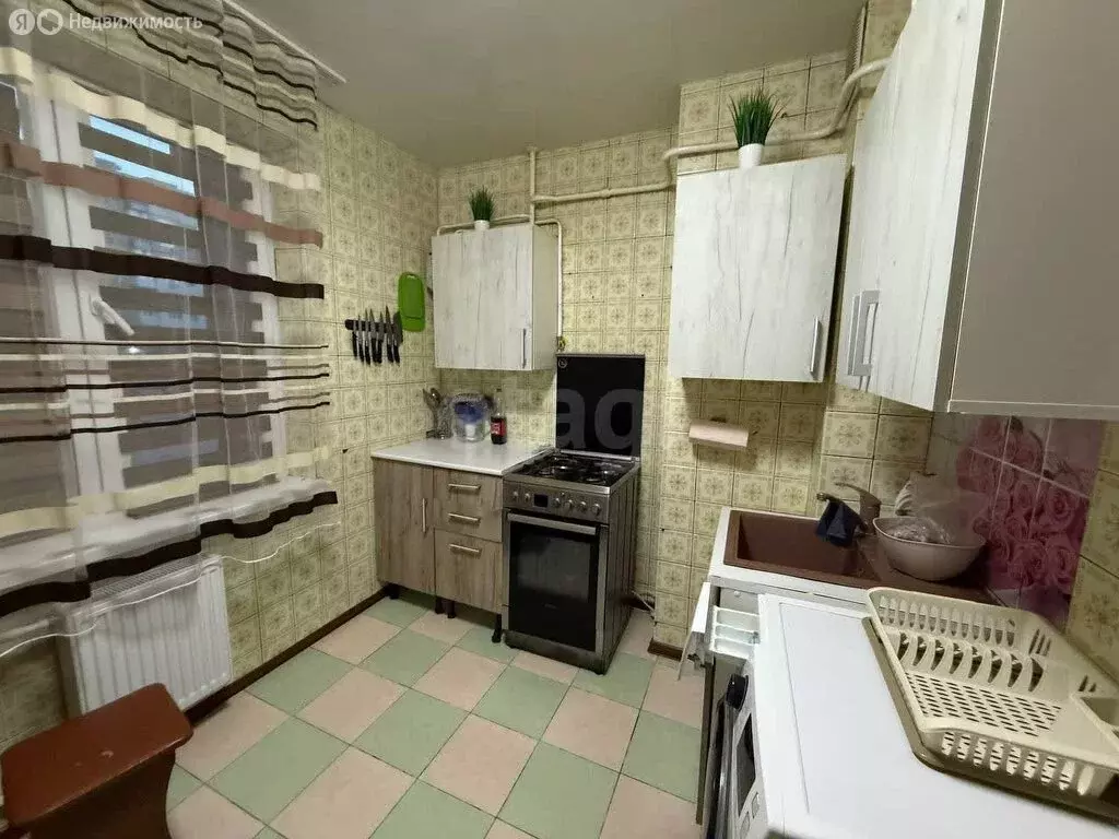 3-комнатная квартира: Симферополь, улица 60 лет Октября, 26 (69.9 м) - Фото 2