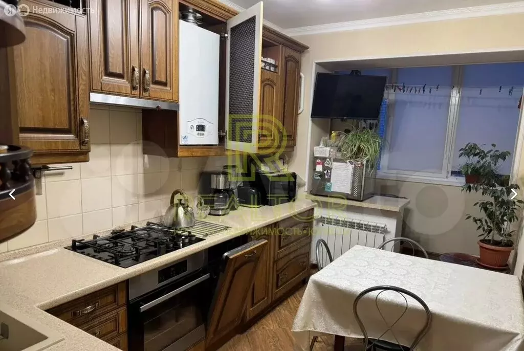 2-комнатная квартира: Шахты, улица Артёма, 31 (50 м) - Фото 0