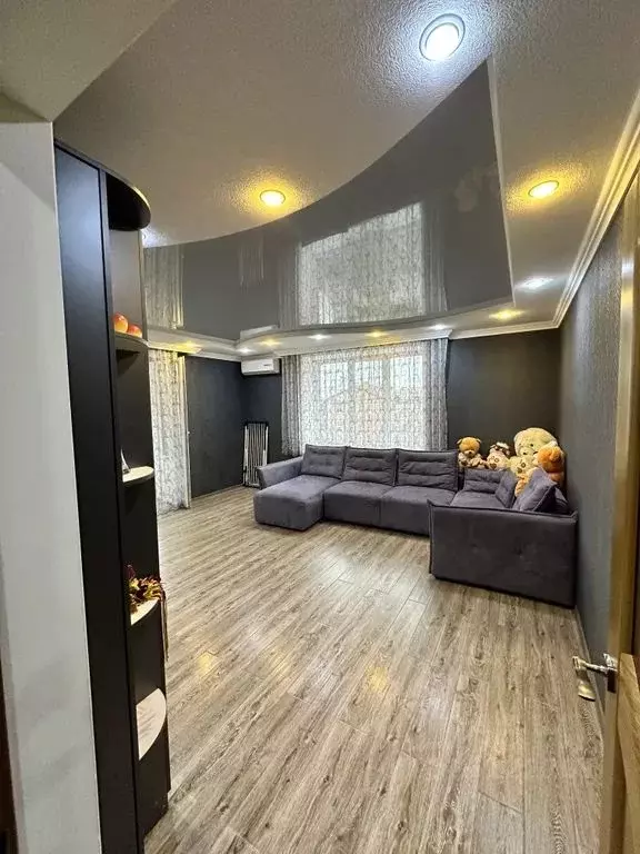 2-к кв. Северная Осетия, Владикавказ Кырджалийская ул., 8/2 (80.0 м) - Фото 1