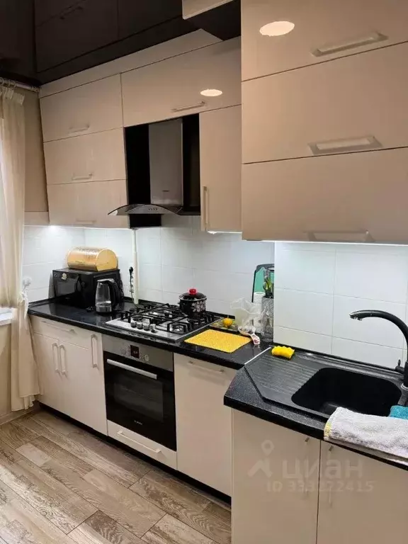 2-к кв. Крым, Симферополь ул. Баррикадная, 63 (60.0 м) - Фото 2