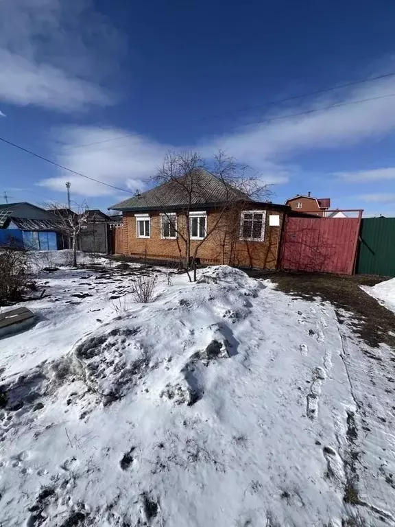 Дом в Омская область, Омск ул. 10-я Северная (100 м) - Фото 0