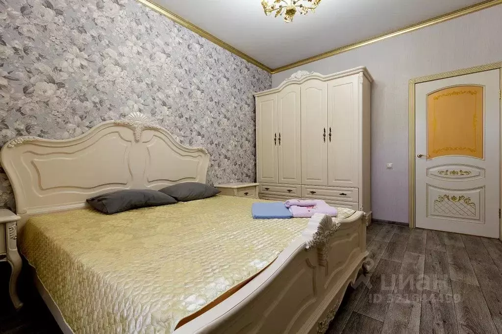 3-к кв. Астраханская область, Астрахань пл. Имени Ленина, 12 (68.0 м) - Фото 2