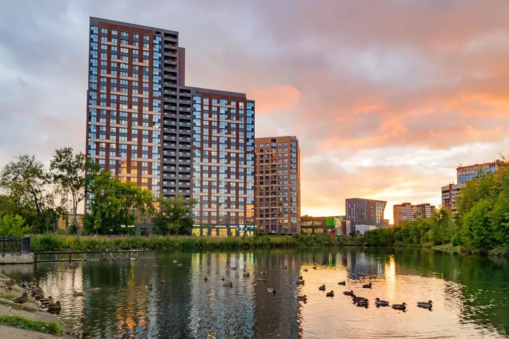 3-к кв. Свердловская область, Екатеринбург ул. Колмогорова, 73к4 (80.0 ... - Фото 1