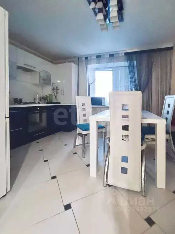 2-к кв. Мордовия, Саранск Республиканская ул., 34 (75.0 м) - Фото 1