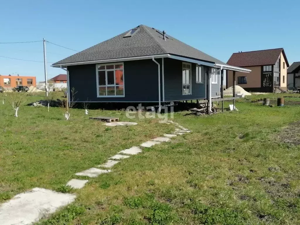 Дом в Белгородская область, Строитель Яковлевский городской округ, ул. ... - Фото 1