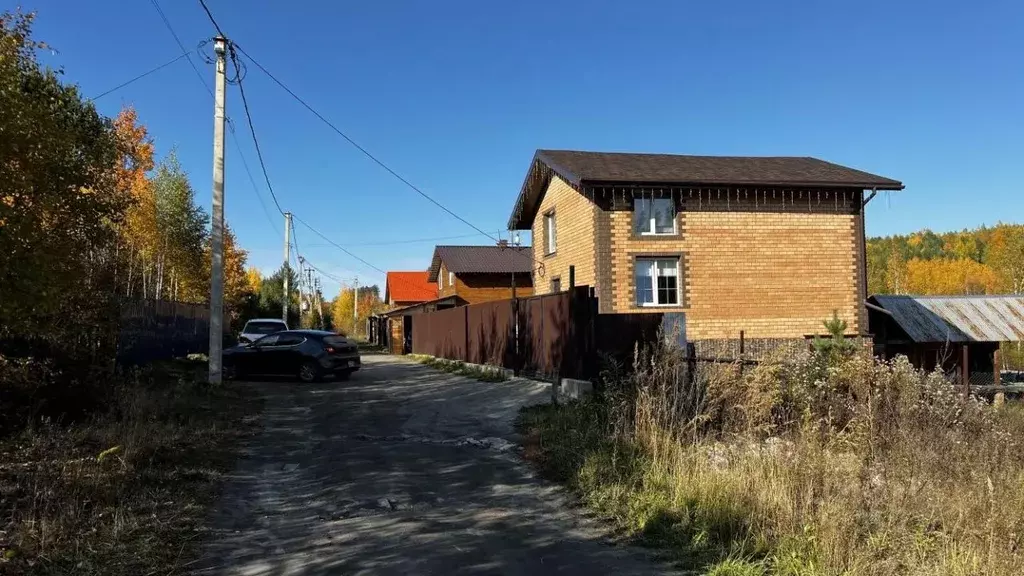 Участок в Иркутская область, Иркутск ул. Радостная (9.3 сот.) - Фото 0