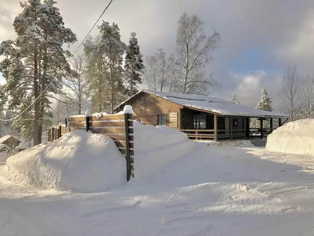 Дом в Карелия, Лахденпохский муниципальный округ, пос. Раухала ул. ... - Фото 1
