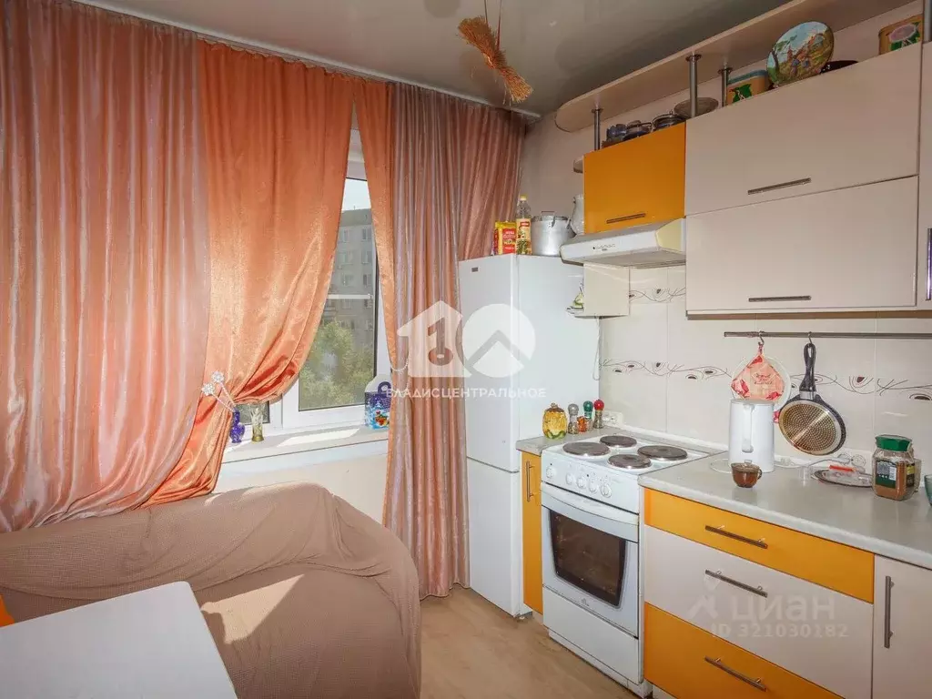 3-к кв. Новосибирская область, Новосибирск Троллейная ул., 152/1 (64.6 ... - Фото 0