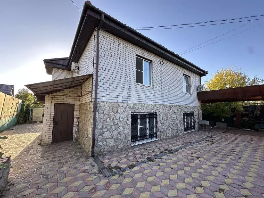 Дом в Саратовская область, Энгельс ул. Персидского, 110 (180 м) - Фото 1