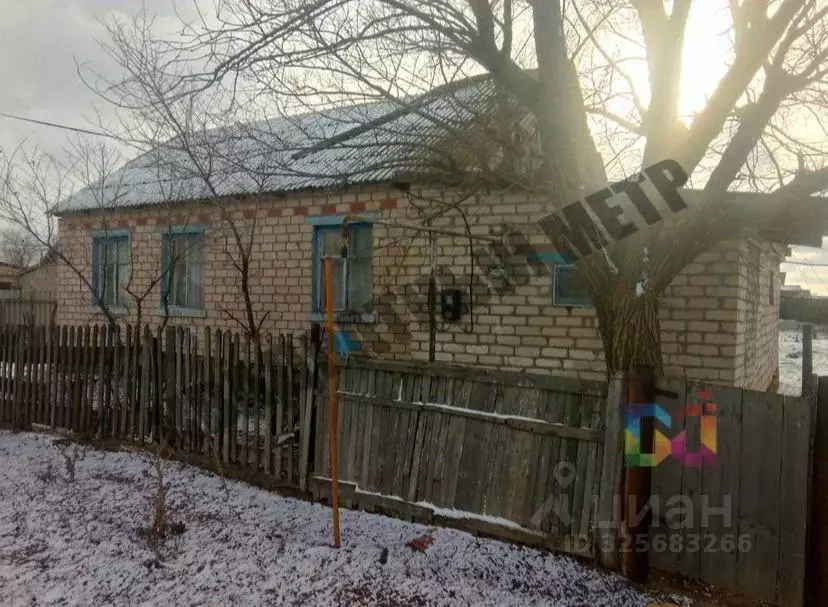 Дом в Калмыкия, Малодербетовский район, пос. Ханата ул. Городовикова ... - Фото 1