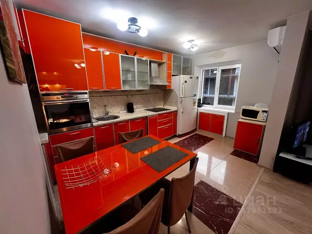 Студия Приморский край, Владивосток Посьетская ул., 32 (74.0 м) - Фото 1