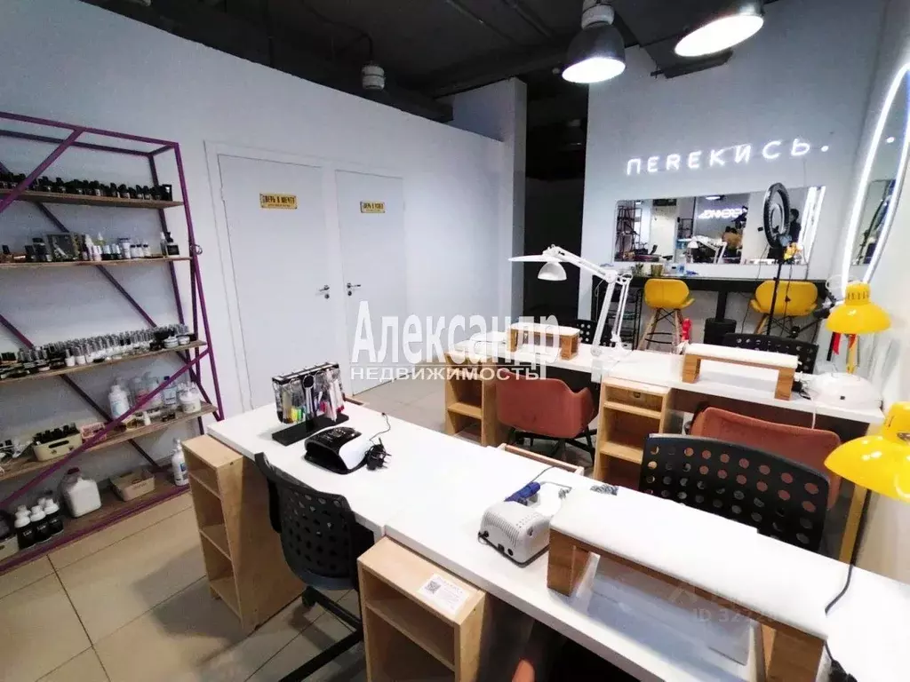 Помещение свободного назначения в Ленинградская область, Мурино ... - Фото 2