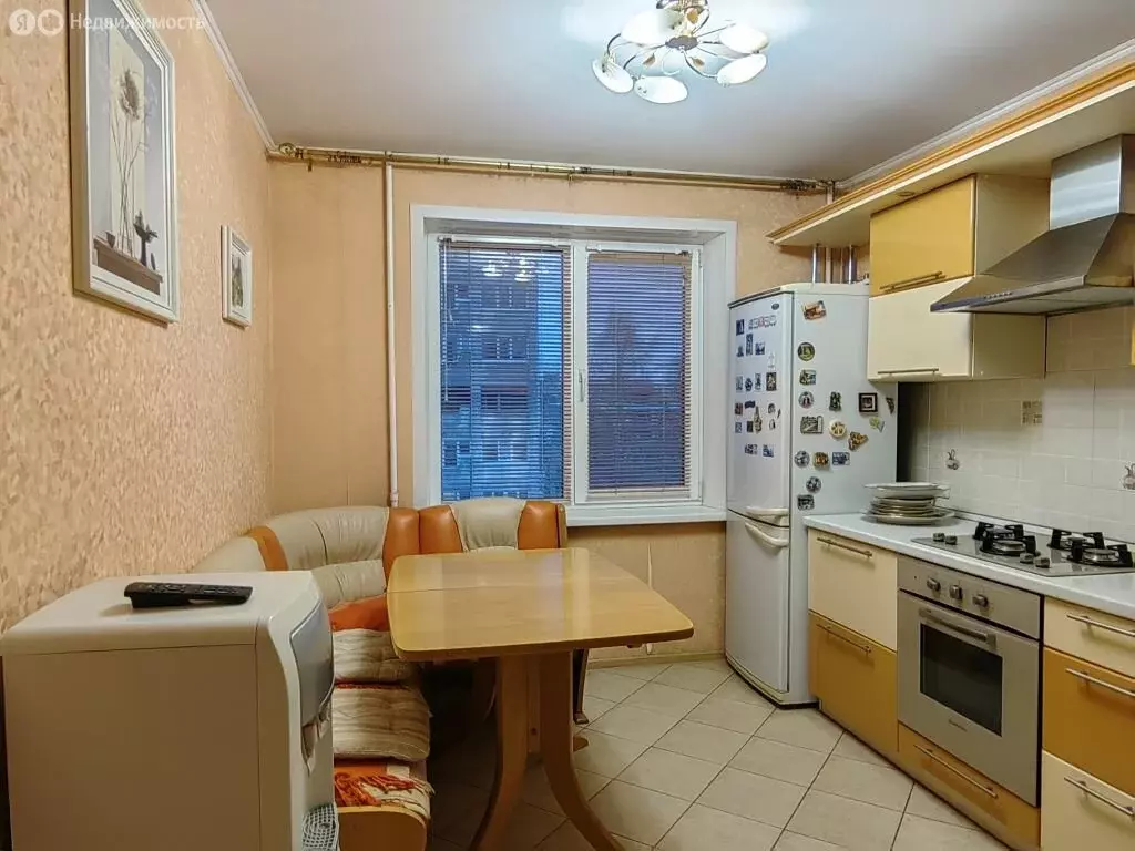 3-комнатная квартира: Брянск, улица Брянского Фронта, 10 (64 м) - Фото 1