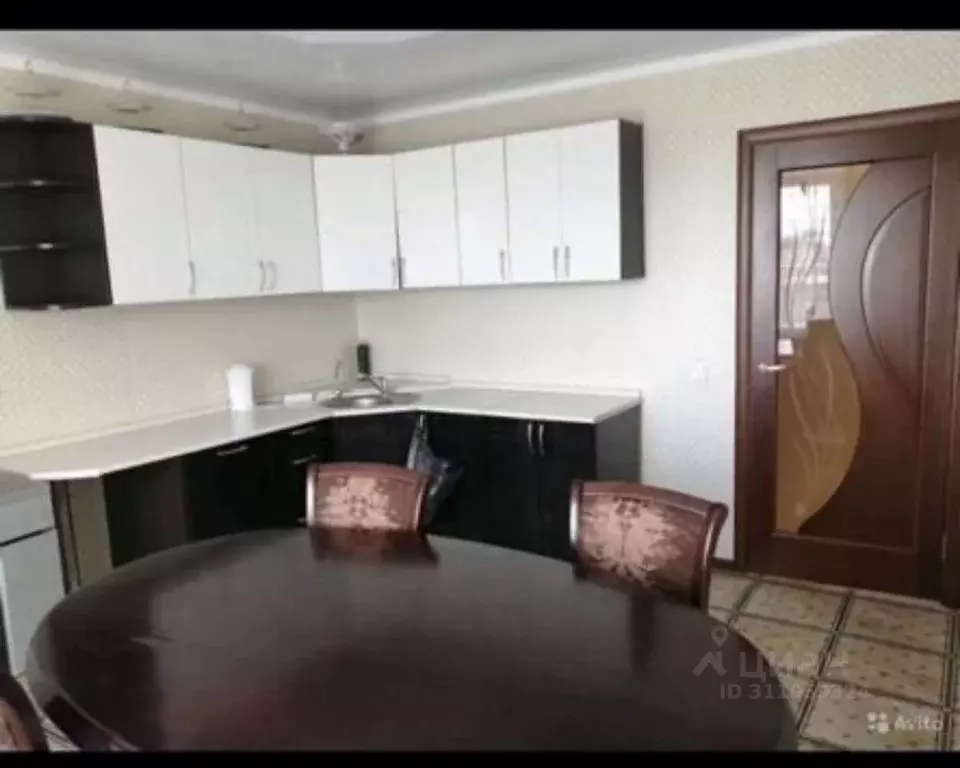 2-к кв. Тюменская область, Тюмень ул. Избышева, 8 (56.0 м) - Фото 1