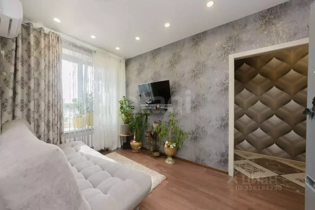 1-к кв. Тюменская область, Тюмень Малая Боровская ул., 3 (44.0 м) - Фото 1