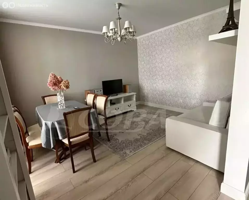 3-комнатная квартира: Тобольск, улица Радищева, 1 (79.3 м) - Фото 0
