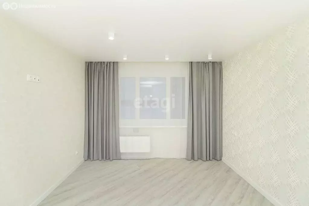 2-комнатная квартира: Тюмень, улица Монтажников, 34 (58.8 м) - Фото 1