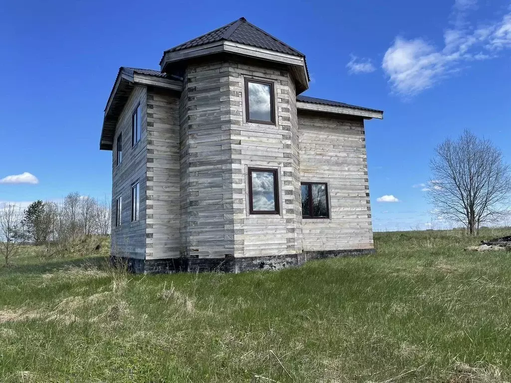 Дом в Ленинградская область, Гатчинский район, д. Выра Мурманская ул., ... - Фото 1