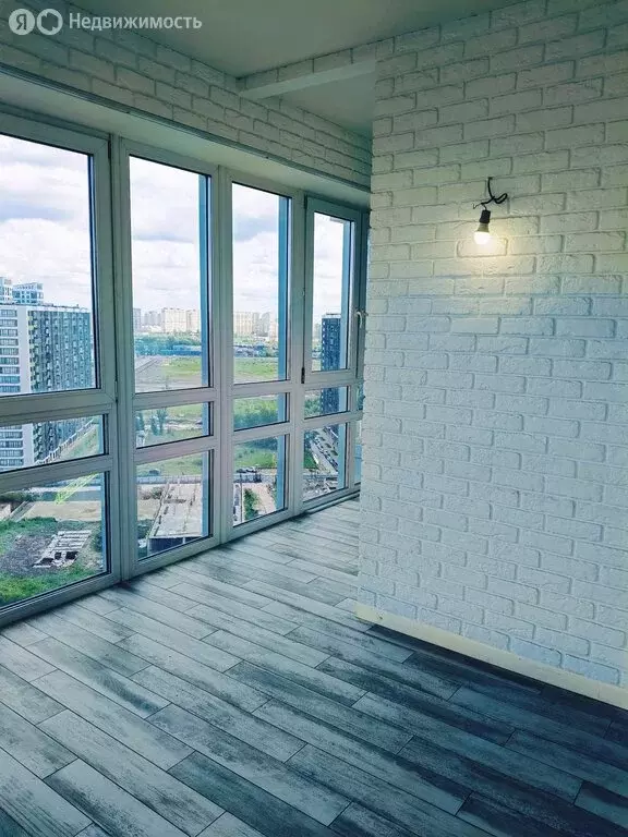 3-комнатная квартира: Санкт-Петербург, Среднерогатская улица, 12к1 ... - Фото 0
