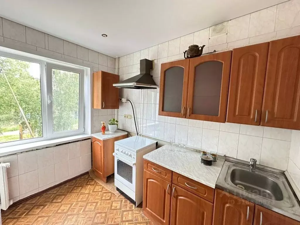 3-к кв. Омская область, Омск Заозерный мкр, ул. Бородина, 37 (59.0 м) - Фото 1