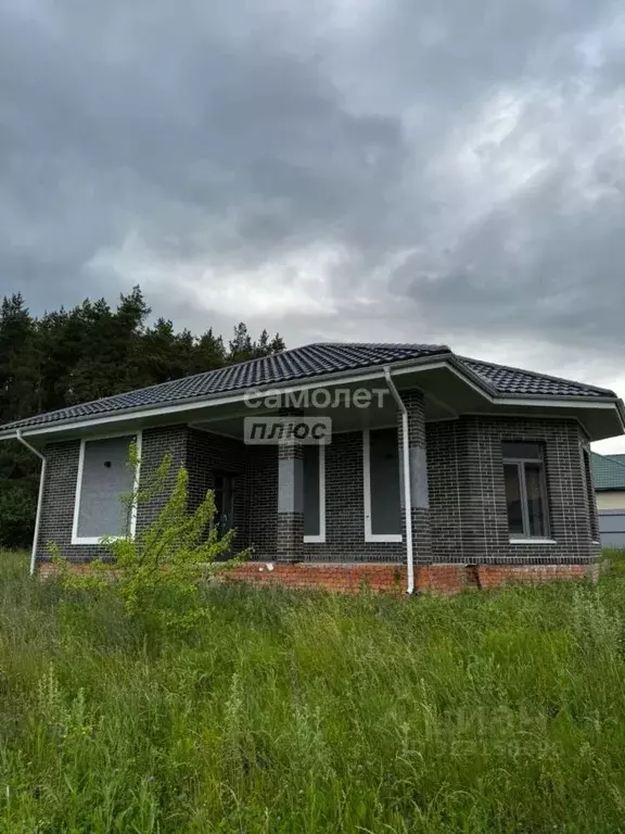 Дом в Курская область, Курский район, Моковский сельсовет, д. Духовец ... - Фото 1