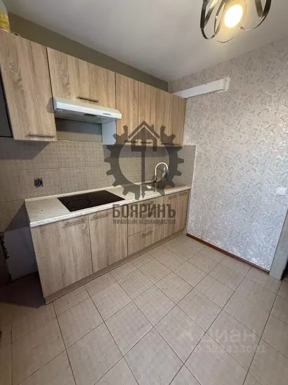 3-к кв. Свердловская область, Екатеринбург ул. Рощинская, 44 (75.0 м) - Фото 0