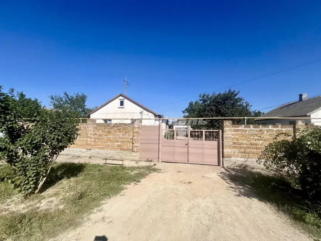 Дом в Крым, Симферопольский район, Гвардейское пгт ул. Ново-Садовая ... - Фото 1