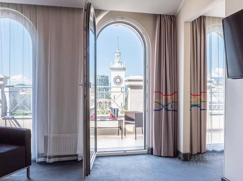 2-к кв. Краснодарский край, Сочи Центральный мкр, ул. Горького, 56с1 ... - Фото 0
