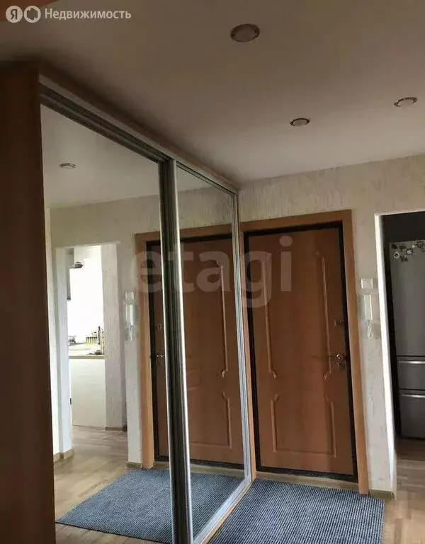 3-комнатная квартира: Курган, жилой район Заозёрный, 3-й микрорайон, ... - Фото 2