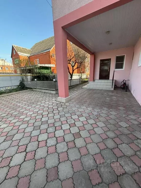 Дом в Краснодарский край, Краснодар бул. Строителей, 35 (260 м) - Фото 0