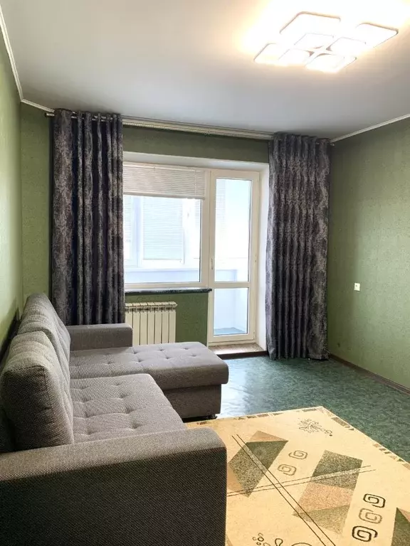 2-к кв. Омская область, Омск ул. 10 лет Октября, 113 (53.0 м) - Фото 1