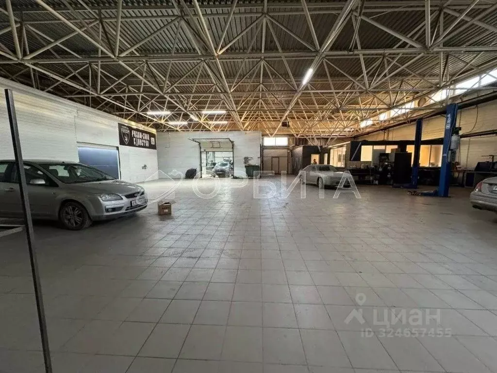 Помещение свободного назначения в Тюменская область, Тюмень ул. 50 лет ... - Фото 1