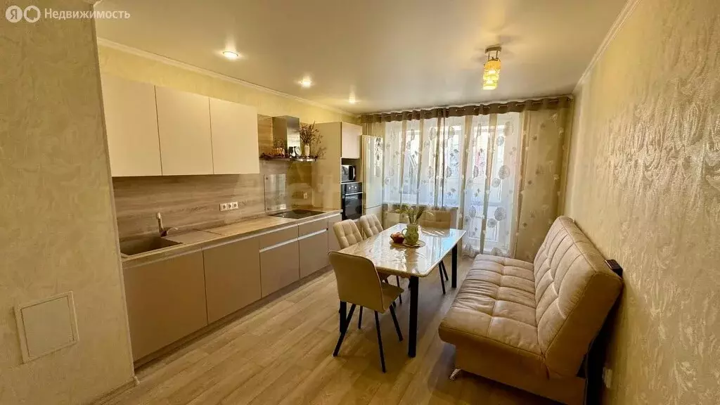 3-комнатная квартира: Тюмень, улица Павла Шарова, 7 (86.8 м) - Фото 2