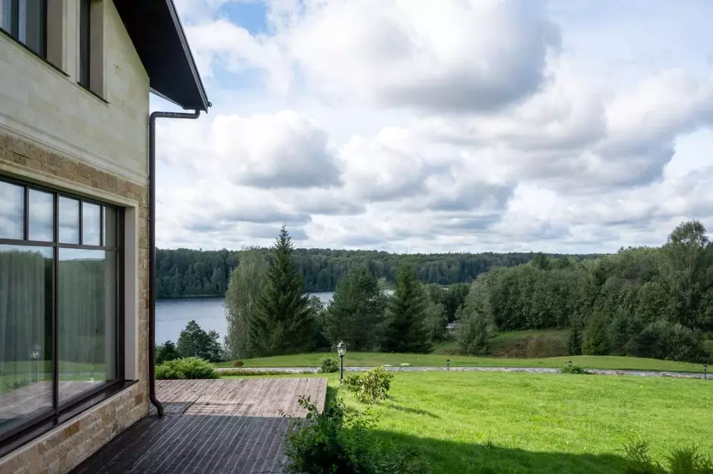 Коттедж в Новгородская область, Валдайский район, Рощинское с/пос, д. ... - Фото 1