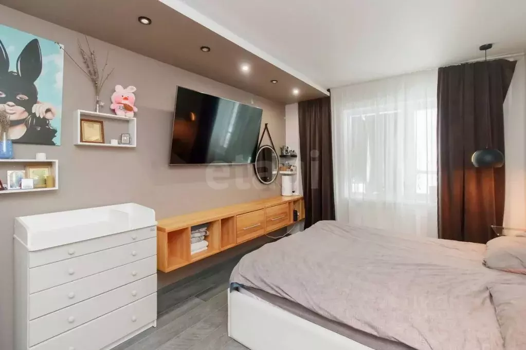 1-к кв. Тюменская область, Тюмень ул. Федюнинского, 64 (48.3 м) - Фото 1