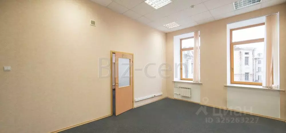 Офис в Санкт-Петербург Галерная ул., 20-22 (340 м) - Фото 1
