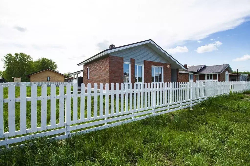 Дом в Омская область, Омский район муниципальный округ, с. Красноярка ... - Фото 1