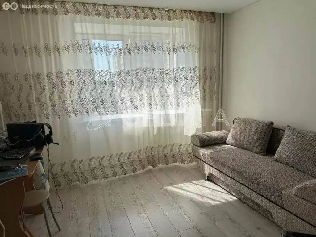 2-комнатная квартира: Тюмень, улица Избышева, 8 (65.3 м) - Фото 2