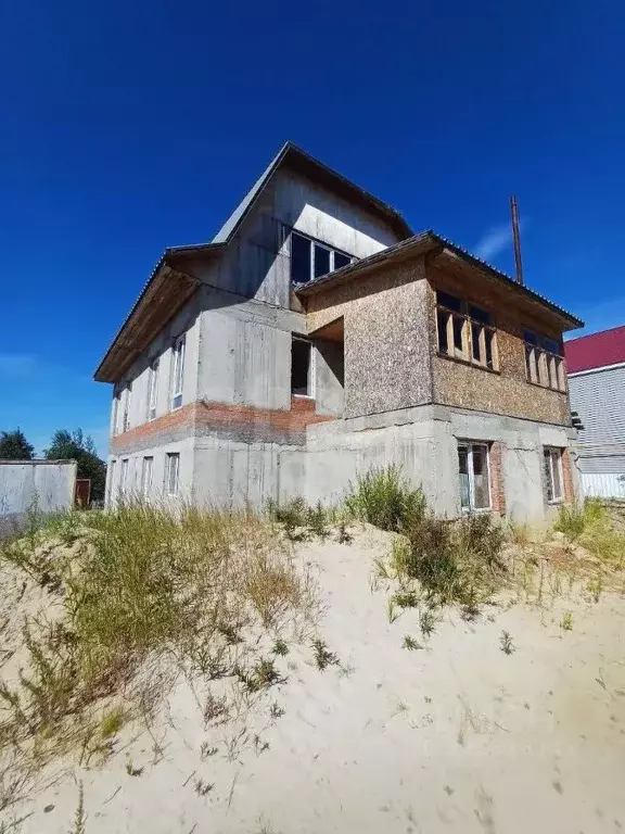 Дом в Ямало-Ненецкий АО, Ноябрьск пос. Самострой, ул. Березовая, 25 ... - Фото 1