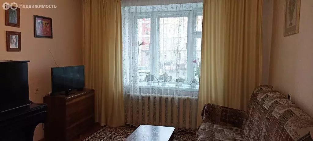 3-комнатная квартира: Алапаевск, улица Николая Островского, 4к1 (73.7 ... - Фото 1