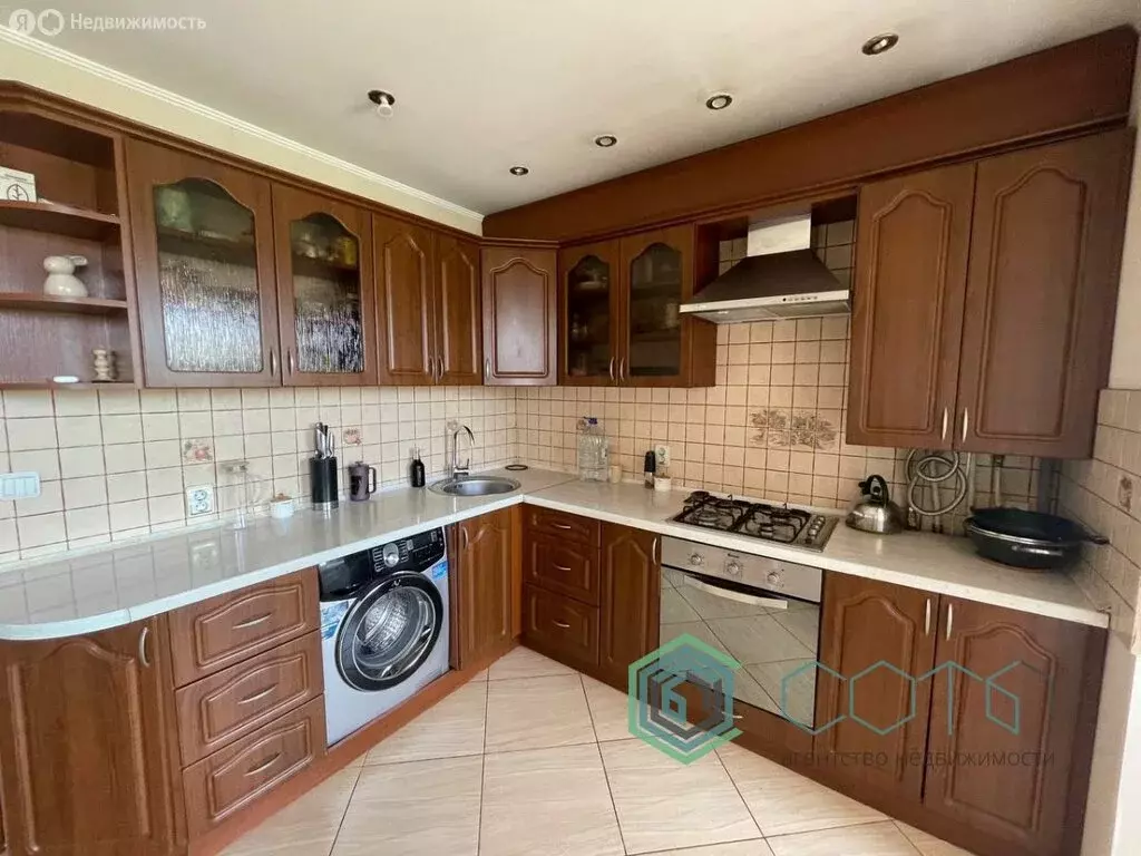 3-комнатная квартира: Калининград, улица Александра Суворова, 42 (86 ... - Фото 0