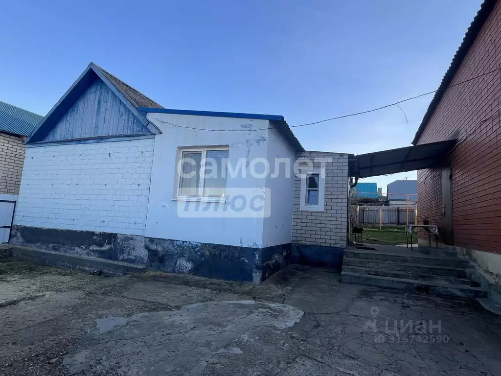 Дом в Калмыкия, Элиста ул. Им. Андрея Кунакова (105 м) - Фото 1