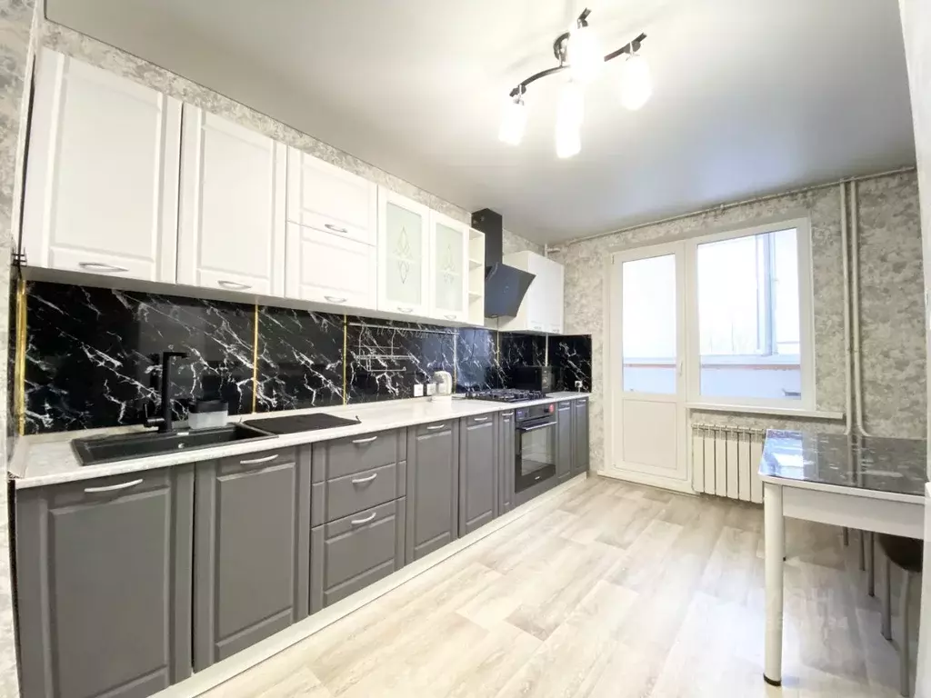 3-к кв. Саратовская область, Энгельс просп. Химиков, 3/28 (68.4 м) - Фото 1